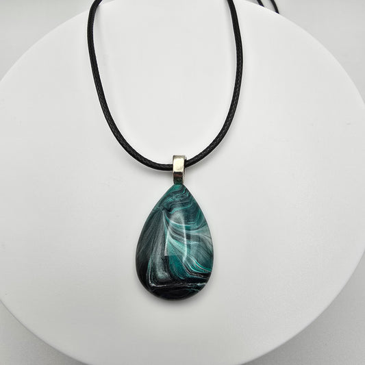 Teardrop necklace